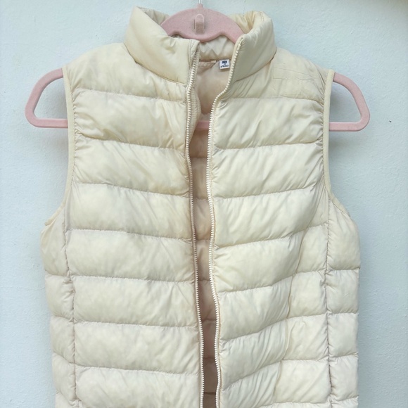 KIDS UNIQLO puffer vest - Picture 1 of 4